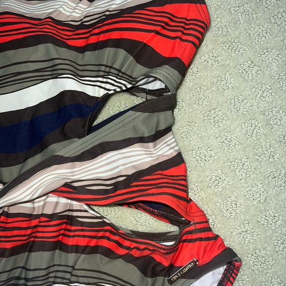 Vince Camuto Women’s One Shoulder Striped Cutout One Piece Size 6 - Picture 5 of 7